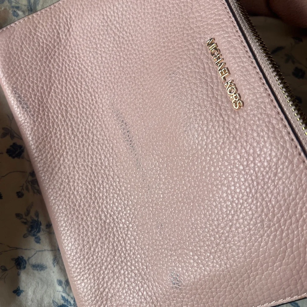 Michael Kors Pale Pink Pebbled Leather Wristlet Clutch with Gold-Tone Logo